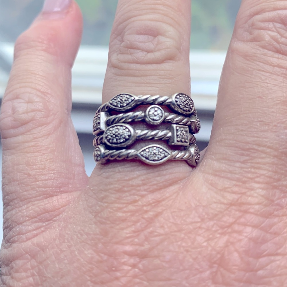 David Yurman silver/diamond confetti ring. Size 6